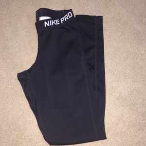 Black nike pro, dri-fit leggings